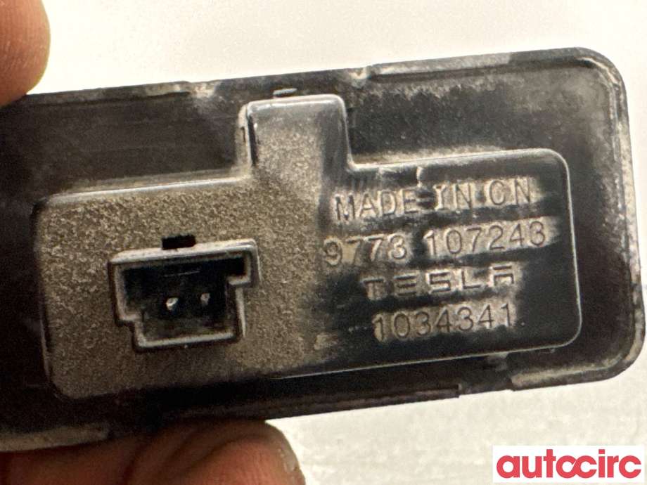 Skiltlys til Tesla Model X 2016-->> (TESLA|1034341-00-A||1034341)