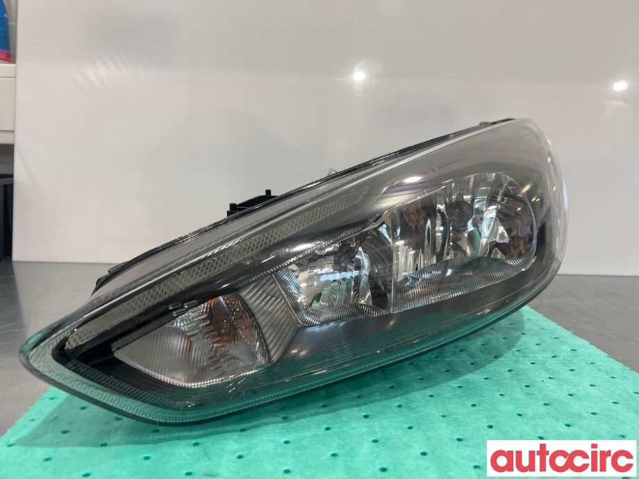 Frontlykt venstre halogen til Ford Focus 2014-2018 (Type III, Fase 2)  (FORD|2063541||F1EB-13W030-AGB)
