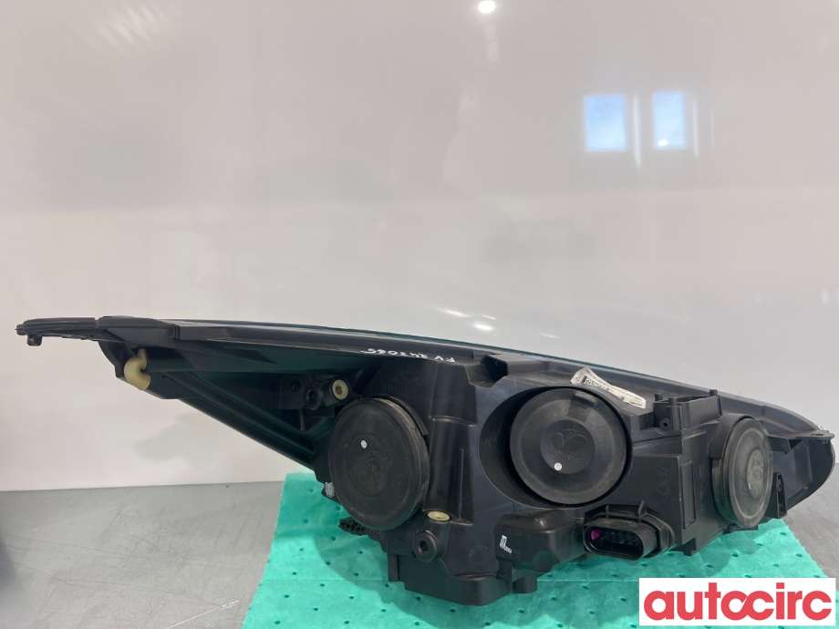 Frontlykt venstre halogen til Ford Focus 2014-2018 (Type III, Fase 2)  (FORD|2063541||F1EB-13W030-AGB)