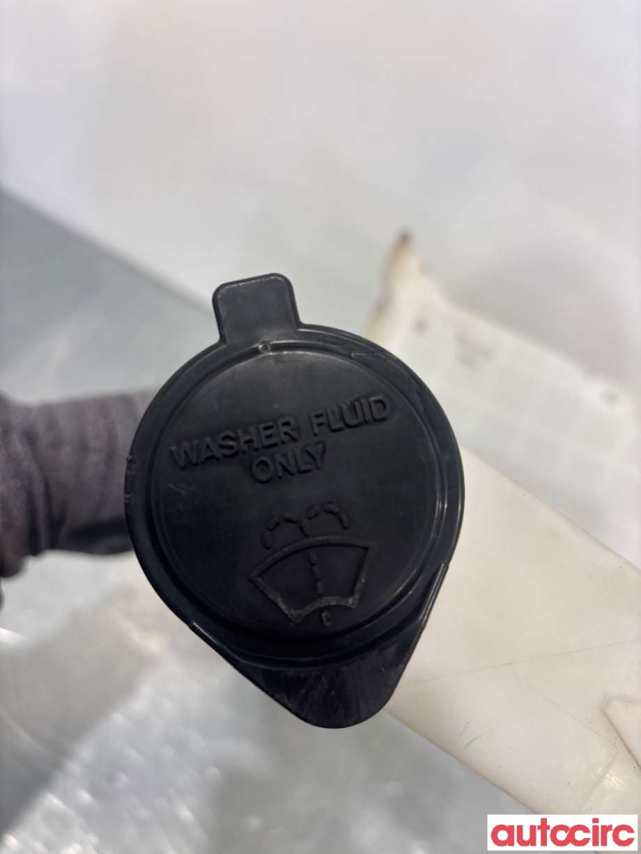 Spylertank til Toyota Hilux 2016-2020  (TOYOTA|8535571030|)