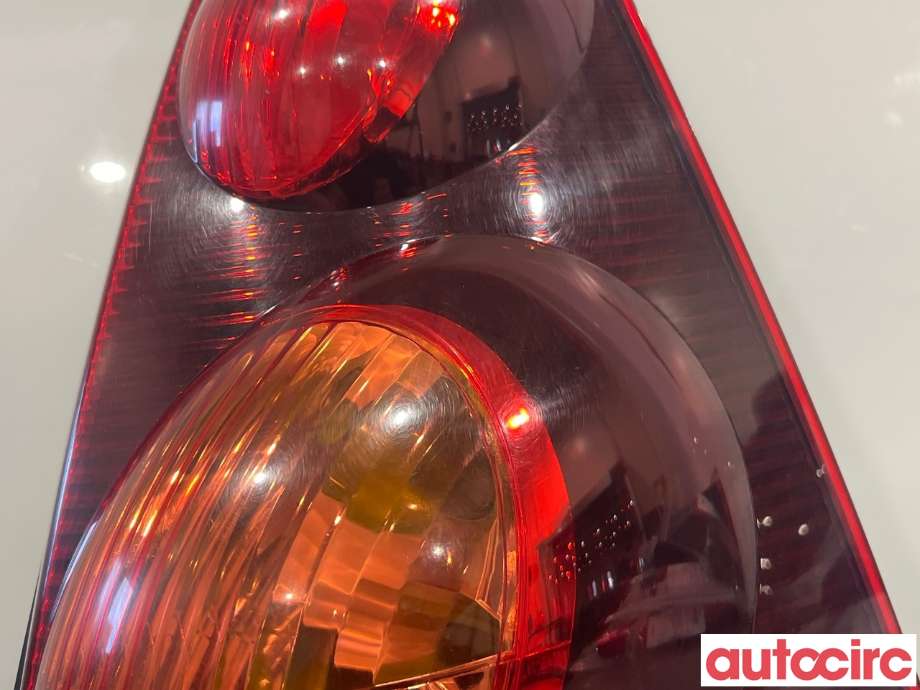 Baklykt høyre til Peugeot 107 2006-2014  (PEUGEOT|1607990380|)