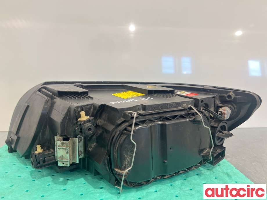 Frontlykt høyre halogen til Volvo V50 2004-2007 (Fase 1)  (VOLVO|30698890|0301198274)