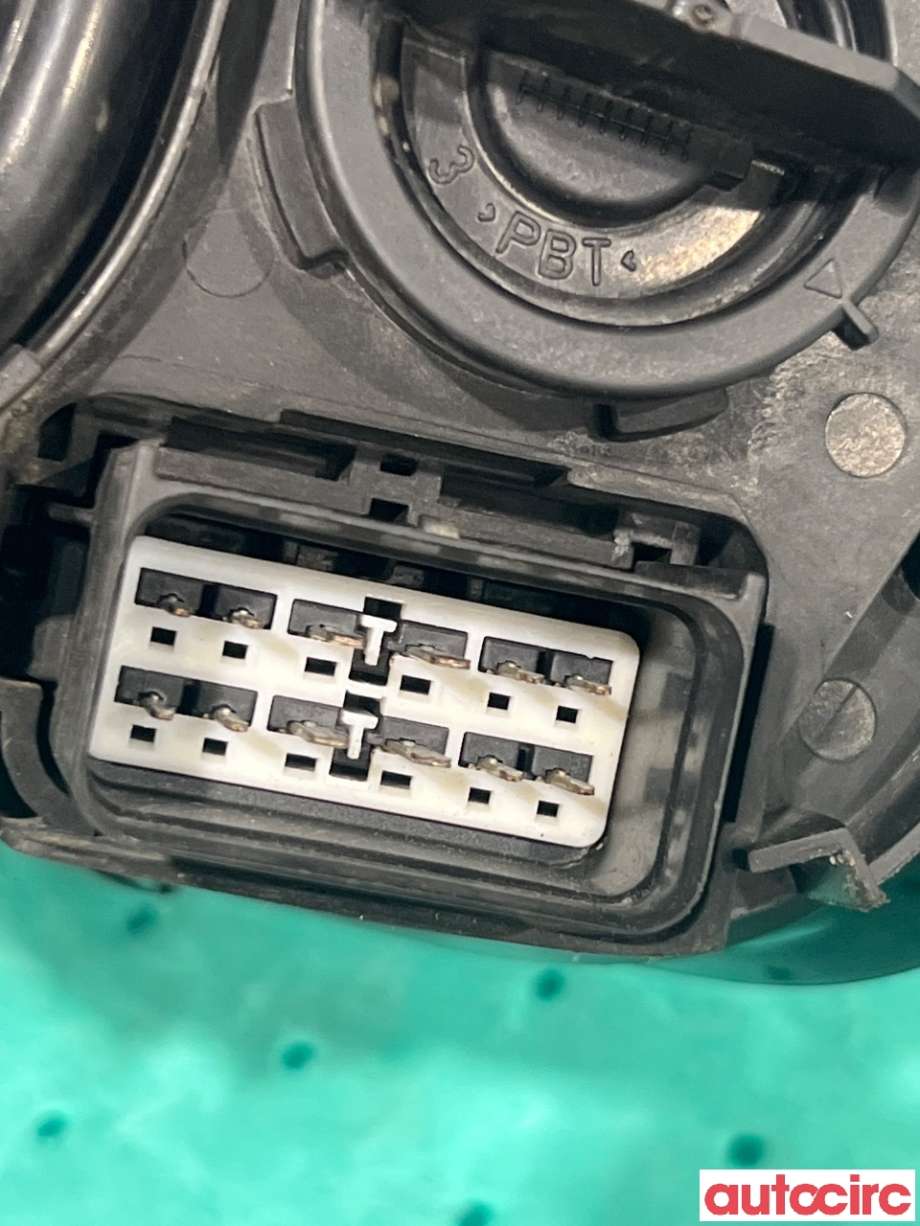 Frontlykt høyre halogen til Volvo V50 2004-2007 (Fase 1)  (VOLVO|30698890|0301198274)