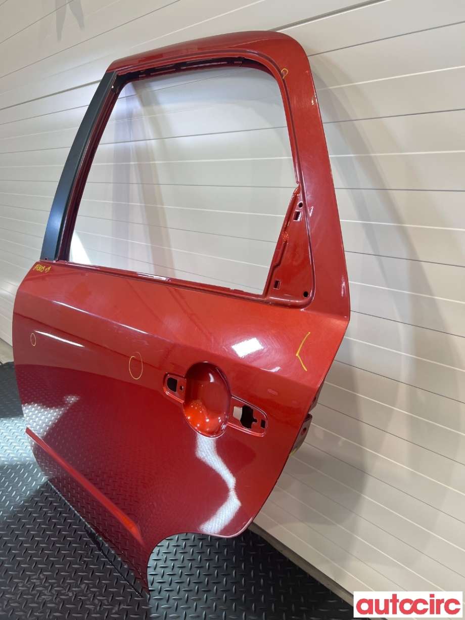 Dør venstre bak til Suzuki SX4 2006-2009 (Type I, Fase 1)  (SUZUKI|6800479J00)