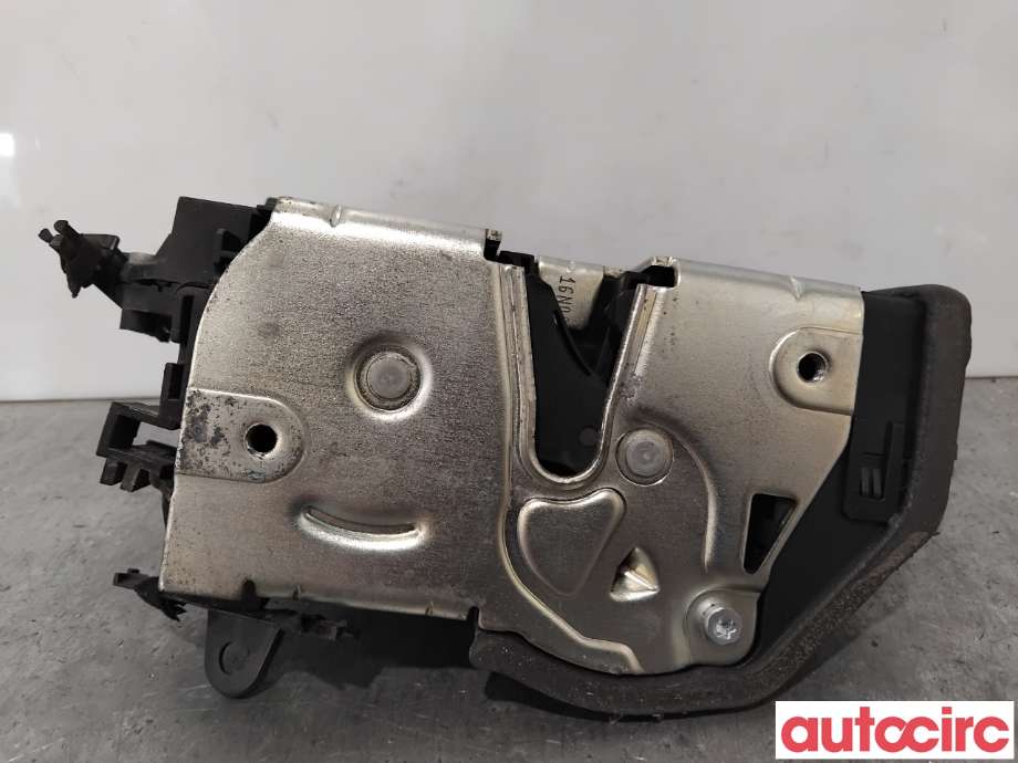 Låsekasse høyre foran til BMW 3-Serie 2005-2011 (E90/E91/E92/E93) (E90/E91/E92/E93) (BMW|51217202146||7059974)
