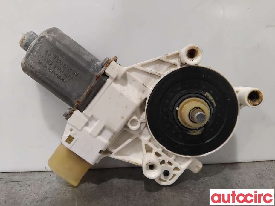 Ruteheis høyre foran til BMW 3-Serie 2005-2011 (E90/E91/E92/E93) (E90/E91/E92/E93) (BMW|67626927028|0130822227|6927028)