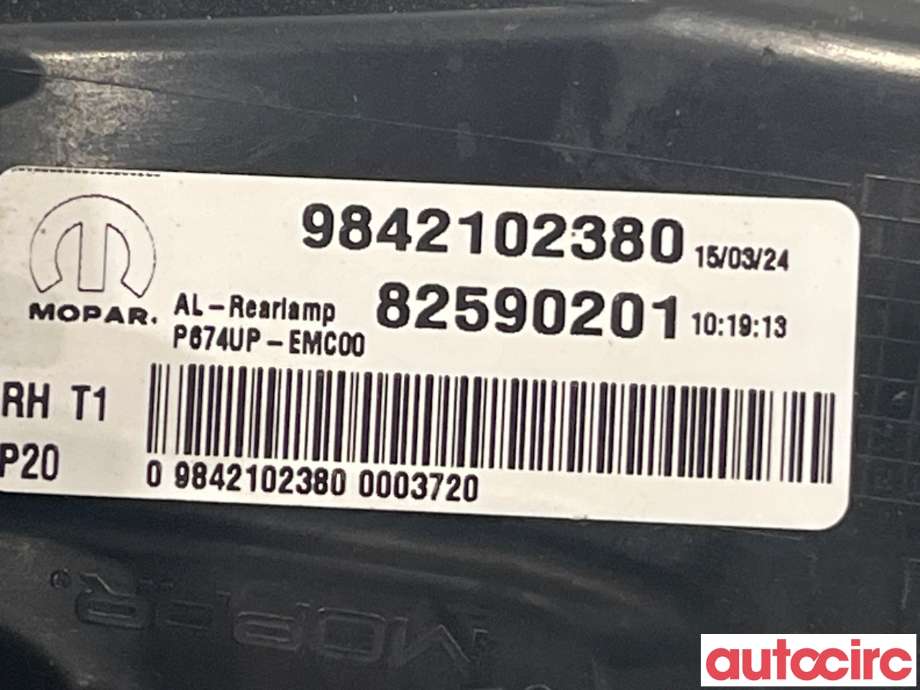 Baklykt høyre til Peugeot e-3008 2023-->>  (PEUGEOT|9842102380)