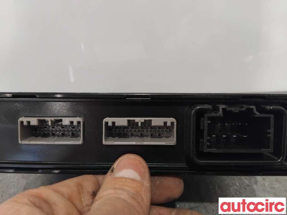 Styreenhet dør venstre foran til Tesla Model S 2013-2016 (Fase 1)  (TESLA|1003101-00-C|A-0748G03K)