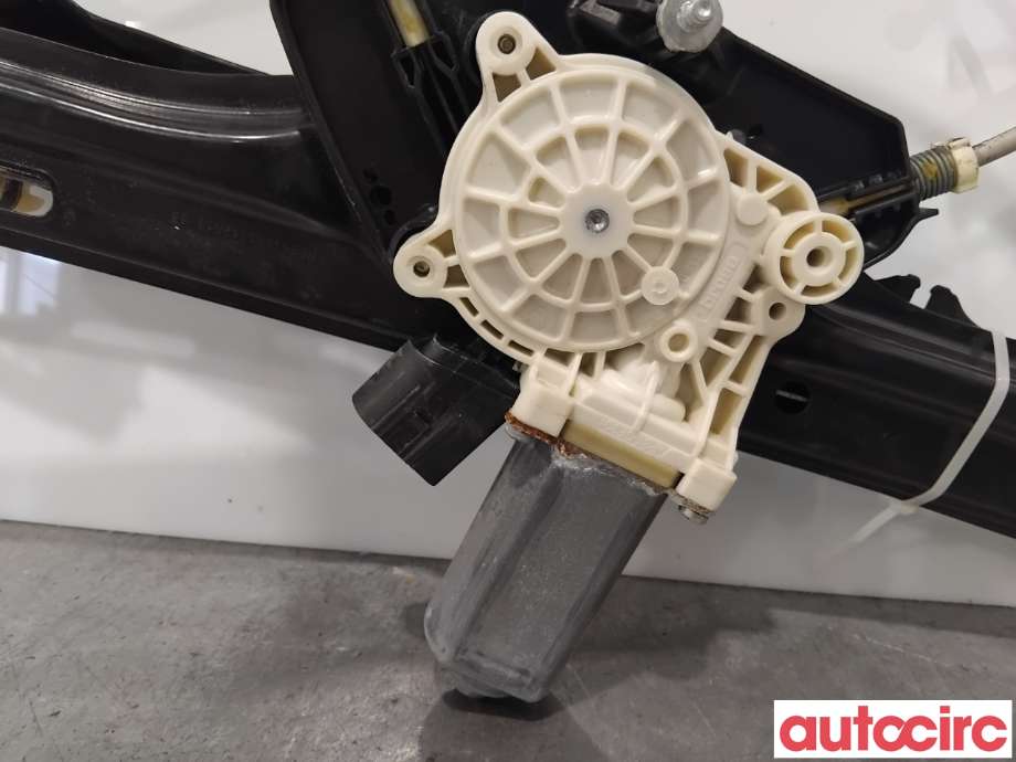 Ruteheis venstre foran til BMW X3 2010-2017 (F25) (F25) (BMW|67627322747|C11468-101|7322747)