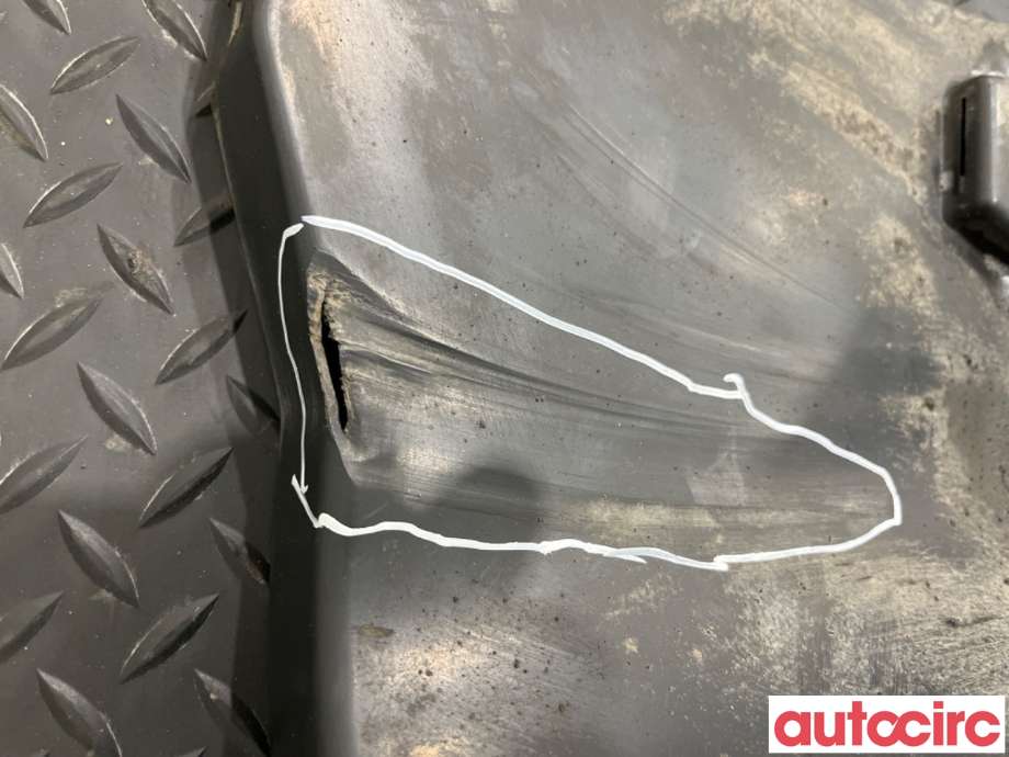 Skjerm locari høyre foran til Peugeot 208 2012-2019 (Type I)  (PEUGEOT|9673768780|)