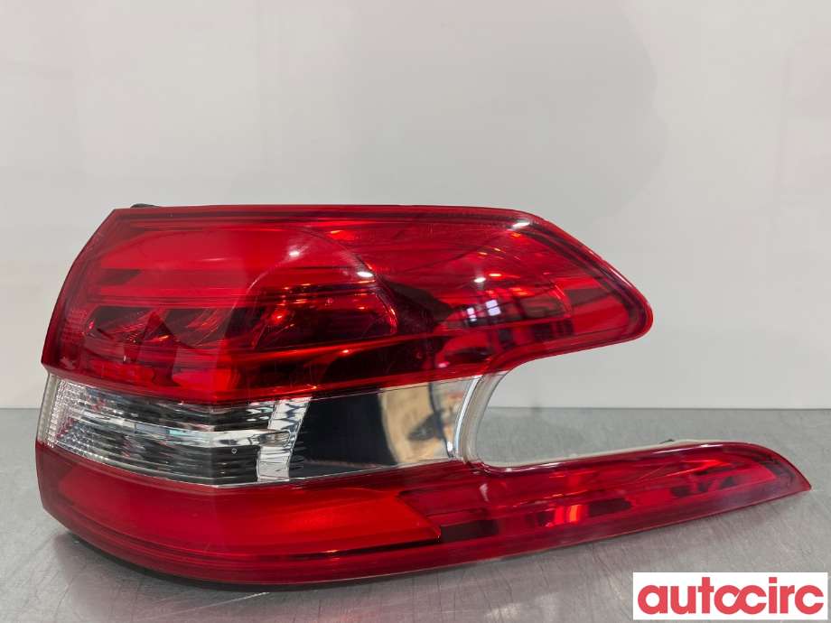 Baklykt høyre til Peugeot 308, 2013-2021 (Type II)  (PEUGEOT|9678093880)