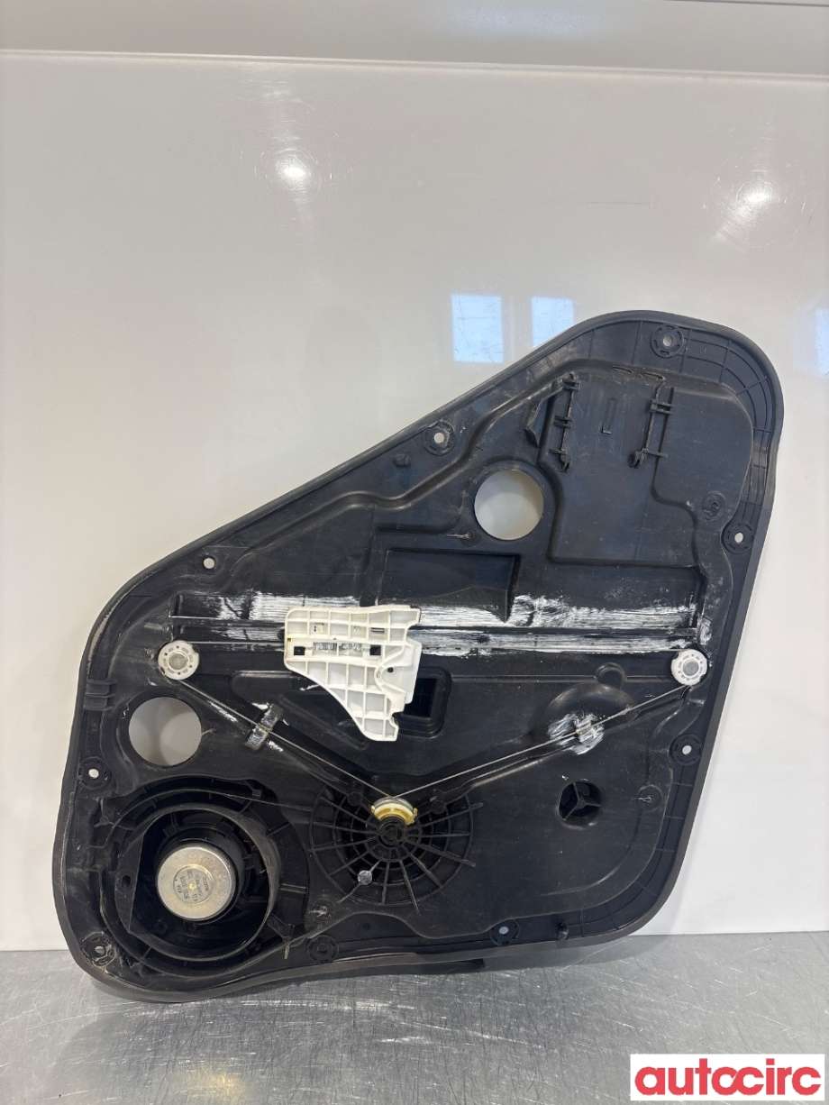 Ruteheis til Kia Soul 2014-2019 (Type II)  (KIA|83481B2000||83481-B2010)
