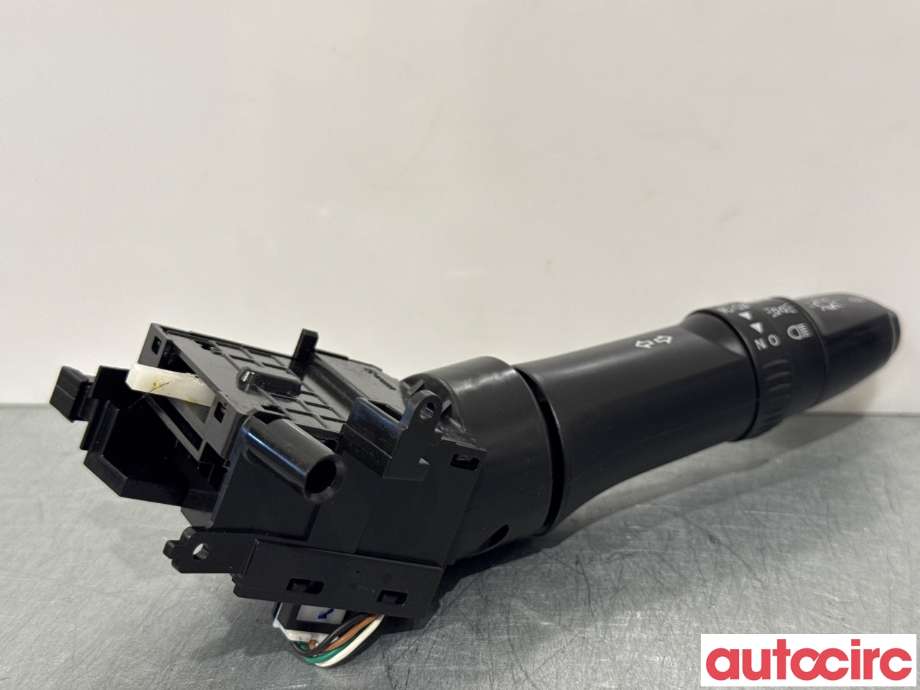 Bryter blink til Mitsubishi Outlander 2015-->> (Type III, Fase 2)  (MITSUBISHI|8614A257|)