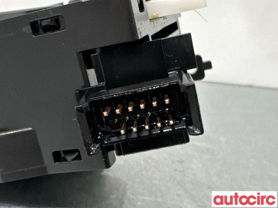 Bryter blink til Mitsubishi Outlander 2015-->> (Type III, Fase 2)  (MITSUBISHI|8614A257|)