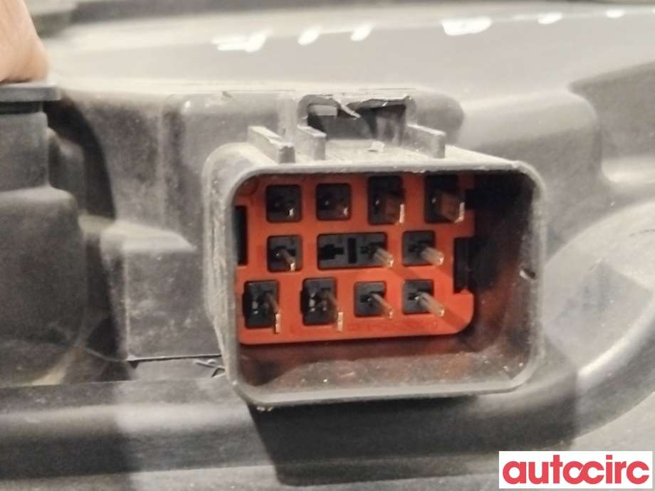 Frontlykt høyre xenon til Volvo V70 2007-2013 (Type III, Fase 1)  (VOLVO|31214416|6333200001|31214348)