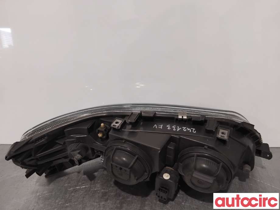 Frontlykt venstre halogen til Volvo V70 2000-2004 (Type II, Fase 1)  (VOLVO|8693567|89007907)