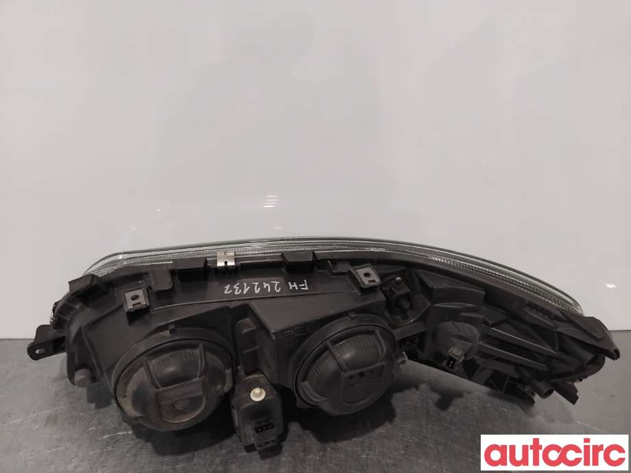 Frontlykt høyre halogen til Volvo V70 2000-2004 (Type II, Fase 1) (VOLVO|8693568|89007908)