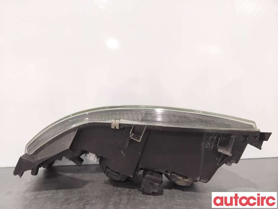 Frontlykt høyre halogen til Volvo V70 2000-2004 (Type II, Fase 1) (VOLVO|8693568|89007908)