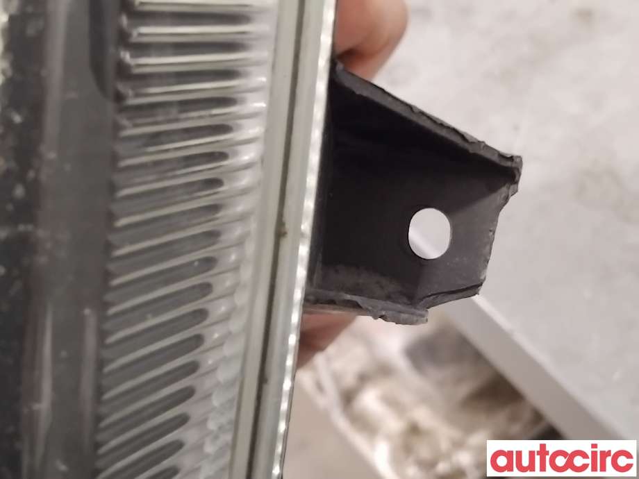 Frontlykt høyre halogen til Volvo V70 2000-2004 (Type II, Fase 1) (VOLVO|8693568|89007908)