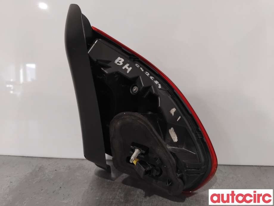 Baklykt høyre indre til Peugeot 2008 2013-2019 (Type I)  (PEUGEOT|9814757280|)