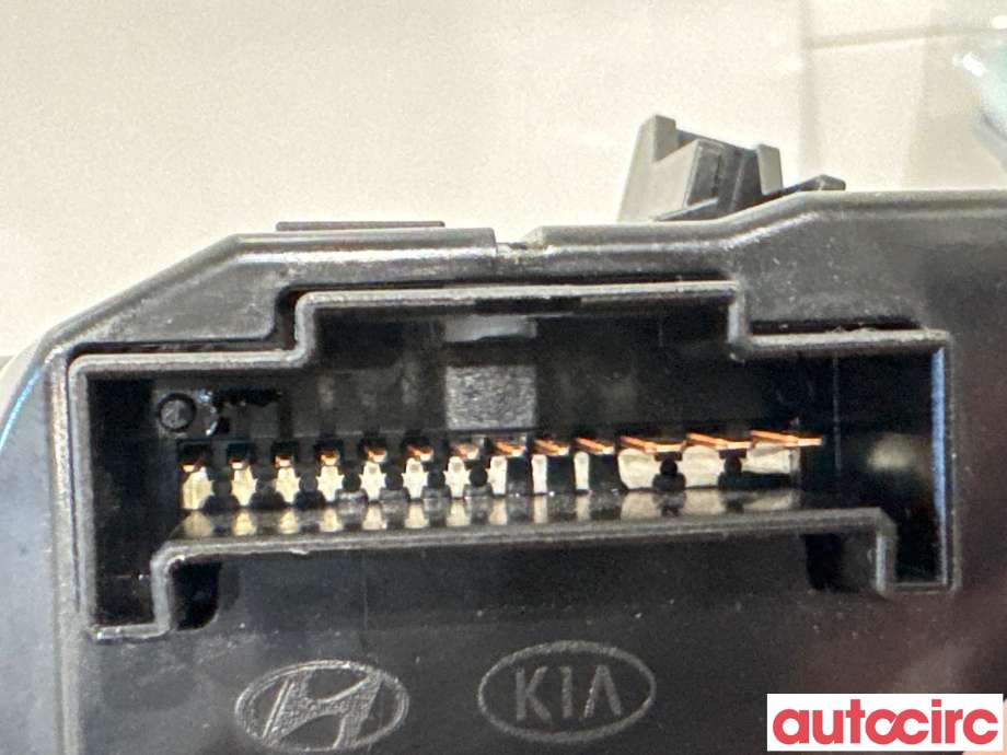 Bryter blink til Kia Soul 2014-2019 (Type II)  (KIA|934103S631|)