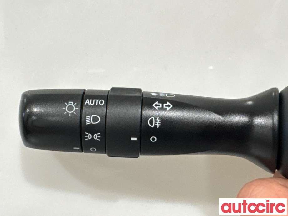 Bryter blink til Lexus CT 2010-2020 (LEXUS|8414053081|)