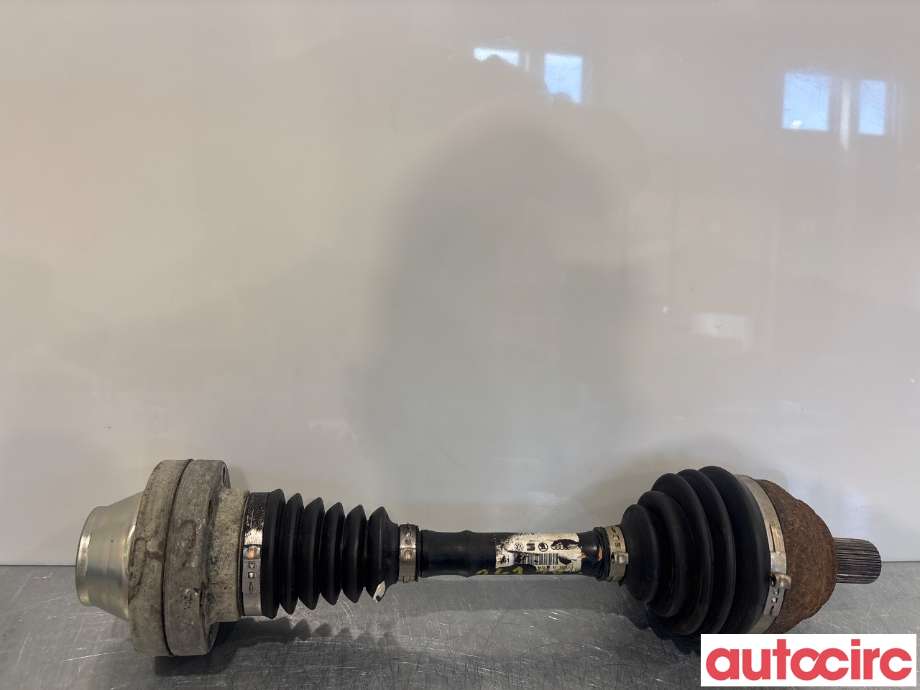 Drivaksel venstre foran til VW Amarok 2010-2016 (Type I, Fase 1) (VOLKSWAGEN|2H0407271D|)