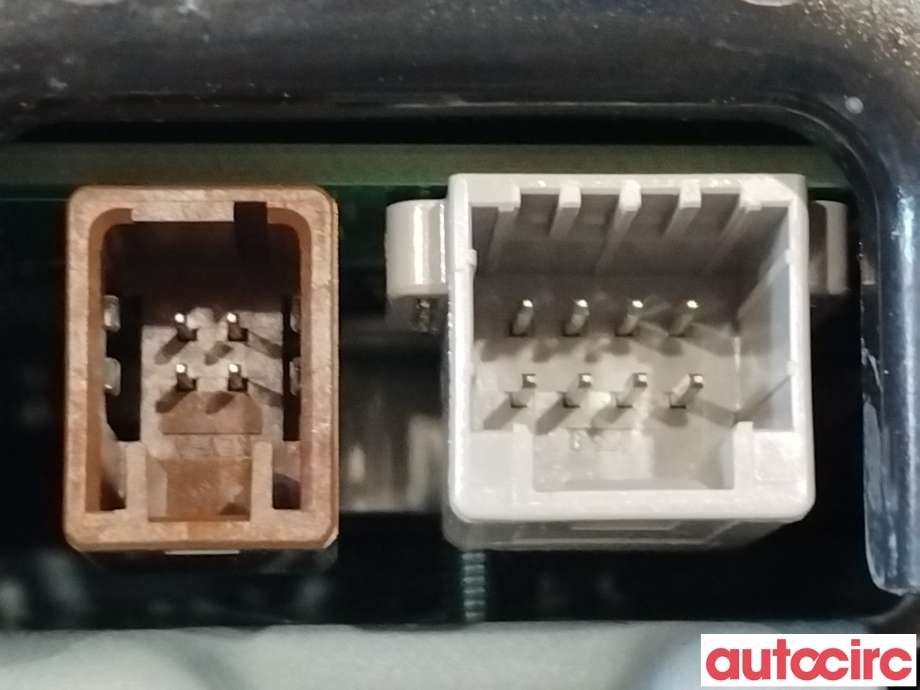 Multimedia display (MCU - Media Controller Unit) til Mazda CX-3 2015-2022  (MAZDA|D09H-61-1J0B|D09H-61-1J0A)