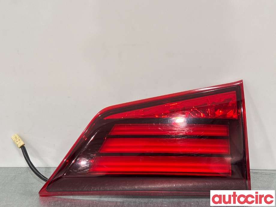 Baklykt venstre indre til Mitsubishi Outlander, 2015-->> (Type III, Fase 2)  (MITSUBISHI|8331A179)