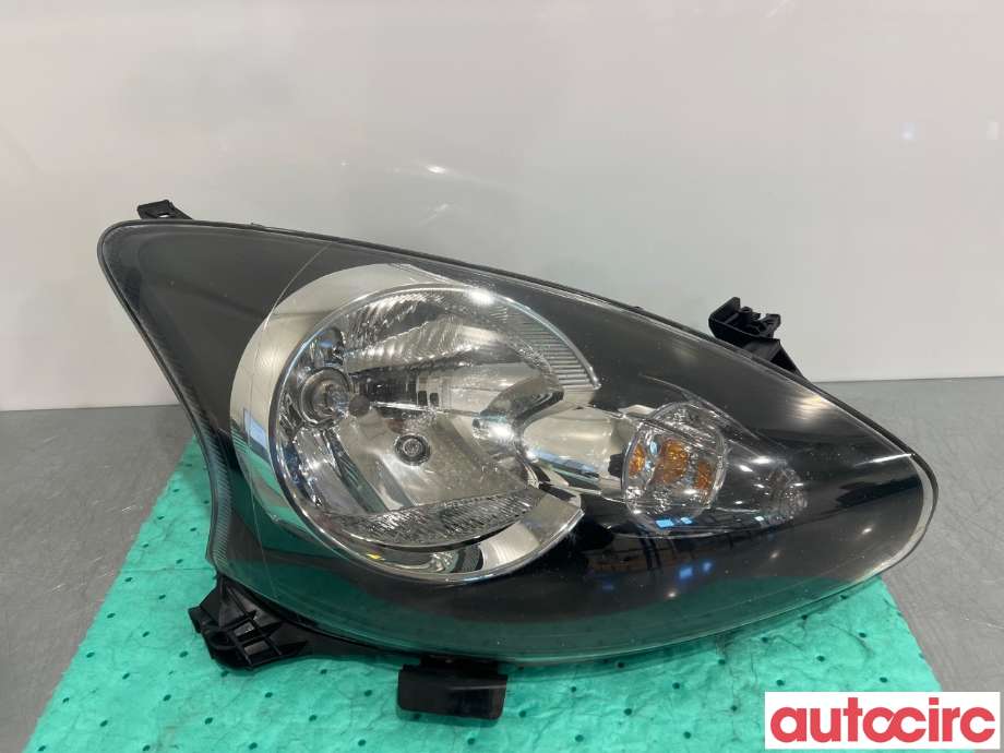 Frontlykt høyre halogen til Toyota Aygo, 2005-2014 (Type I)  (TOYOTA|811300H011)