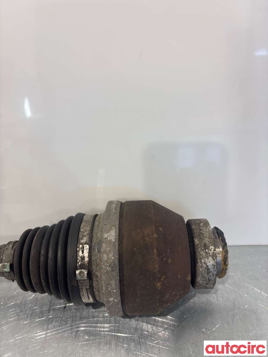 Drivaksel høyre foran til VW Transporter / Caravelle 2003-2009 (Fase 1) (T5) (T5) (VOLKSWAGEN|7H0407272BN||7H0407272BG)