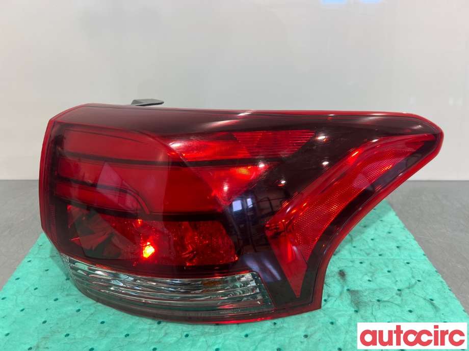 Baklykt høyre til Mitsubishi Outlander, 2015-->> (Type III, Fase 2)  (MITSUBISHI|8330A998)