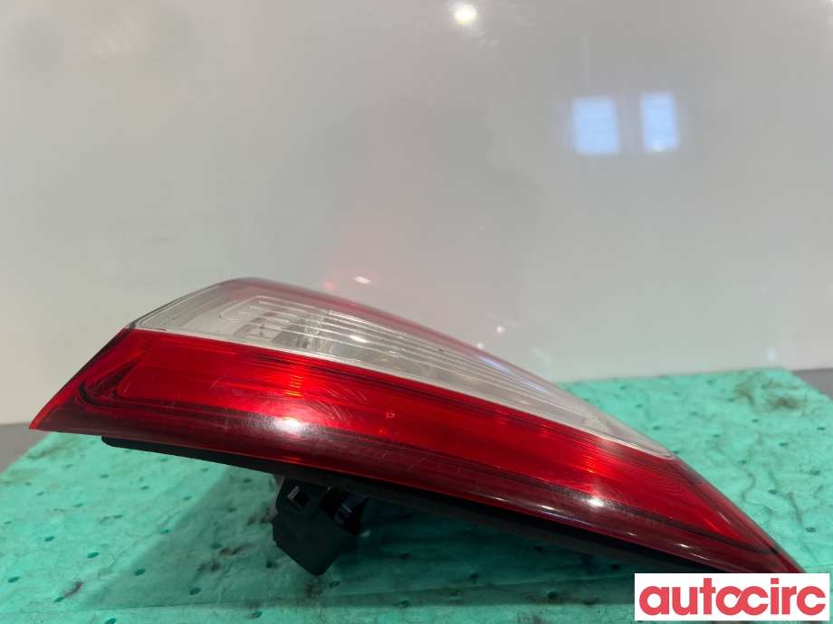 Baklykt høyre indre til Ford C-Max 2010-2015 (Type II, Fase 1) (FORD|1861698|AM5113A602BE)