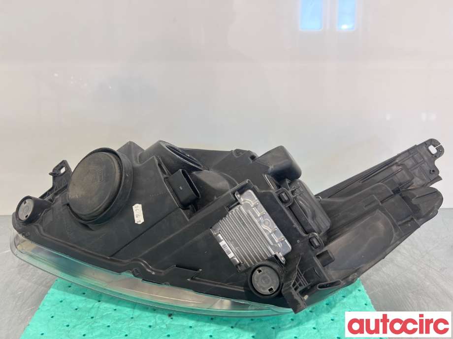 Frontlykt høyre halogen til Ford C-Max 2010-2015 (Type II, Fase 1)  (FORD|1801884|AM5113D154AE)