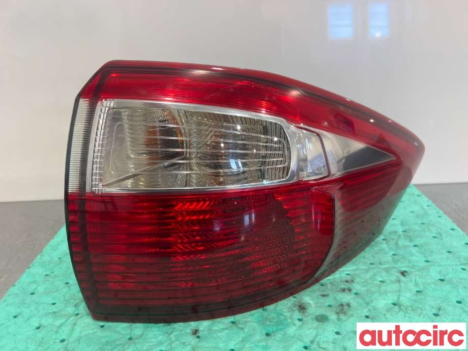 Baklykt høyre til Ford C-Max 2010-2015 (Type II, Fase 1) (FORD|1767526|AM51-13404-BF)