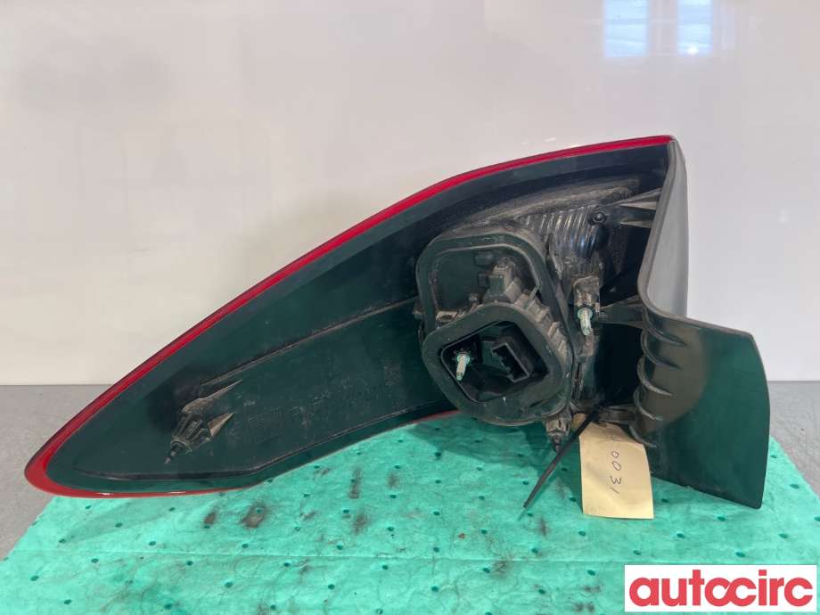 Baklykt høyre til Ford C-Max 2010-2015 (Type II, Fase 1) (FORD|1767526|AM51-13404-BF)