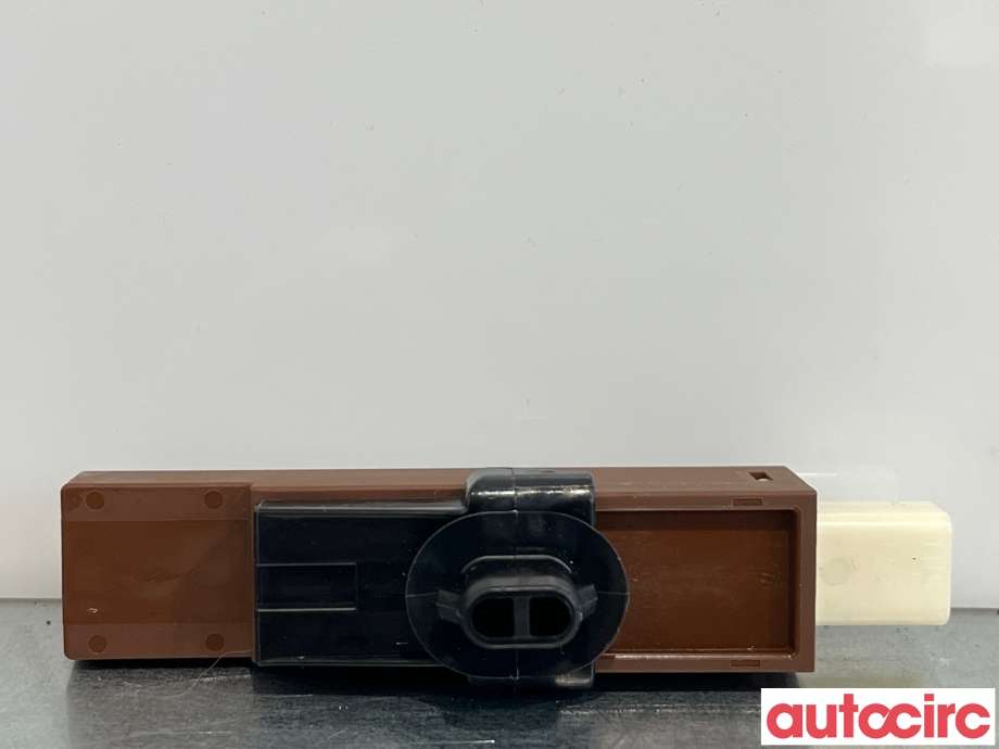 Antenne forsterker til Toyota RAV4, 2013-2015 (Type IV, Fase 1)  (TOYOTA|899A060010)