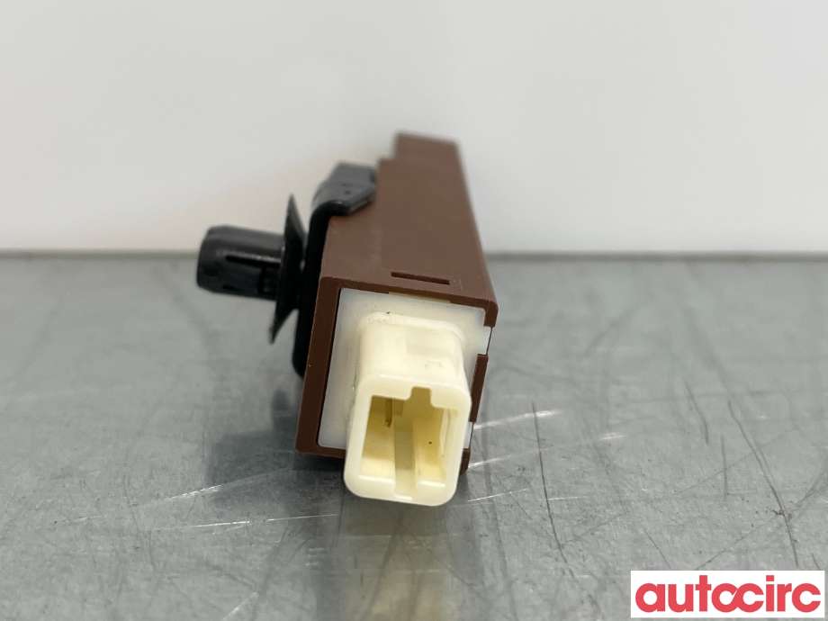 Antenne forsterker til Toyota RAV4 2013-2015 (Type IV, Fase 1)  (TOYOTA|899A060010|)