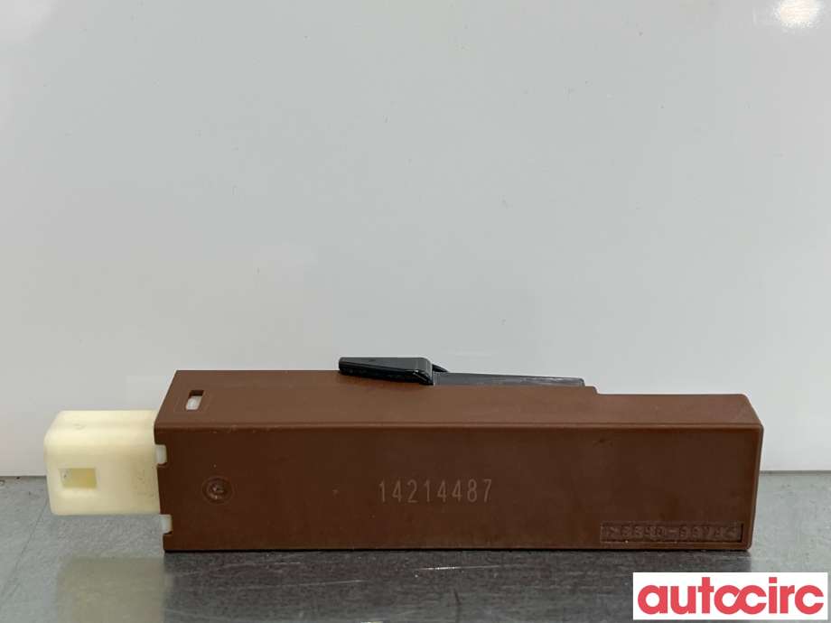Antenne forsterker til Toyota RAV4 2013-2015 (Type IV, Fase 1)  (TOYOTA|899A060010|)