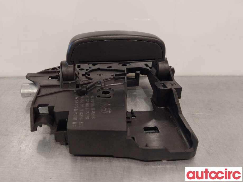 Diverse deler til Peugeot Partner 2015-2019 (Type II, Fase 2)  (PEUGEOT|9144F2|9682100677)