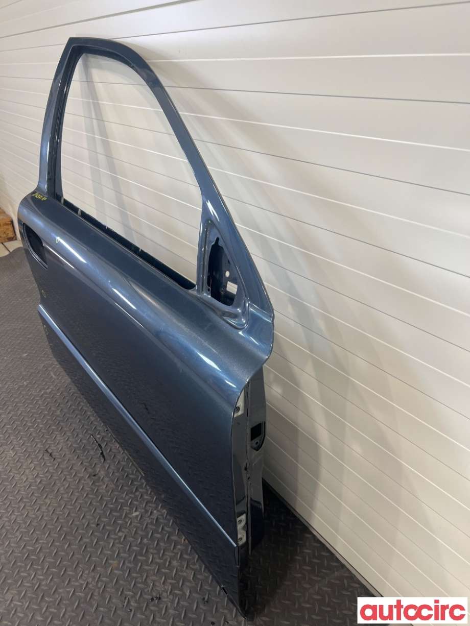 Dør høyre foran til Volvo V70 2005-2007 (Type II, Fase 2) (VOLVO|30796487|)