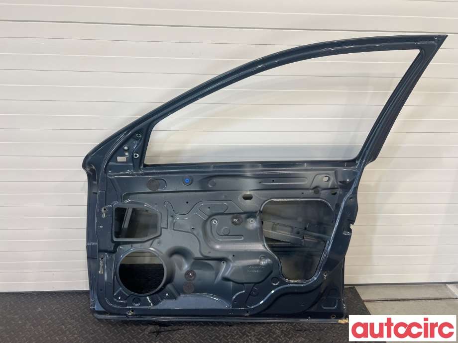 Dør høyre foran til Volvo V70 2005-2007 (Type II, Fase 2) (VOLVO|30796487|)