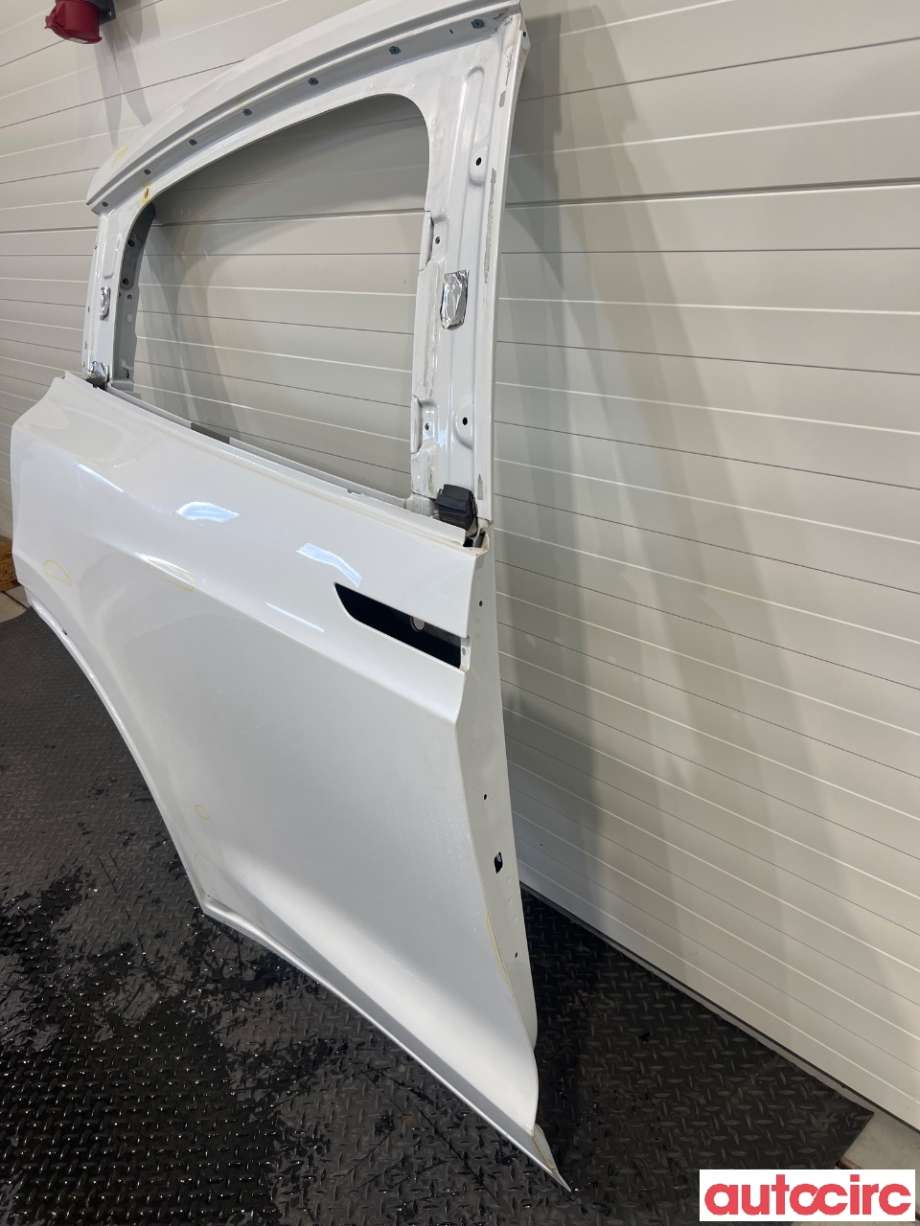 Dør høyre bak til Tesla Model X 2016-->> (TESLA|1069538-E0-A)