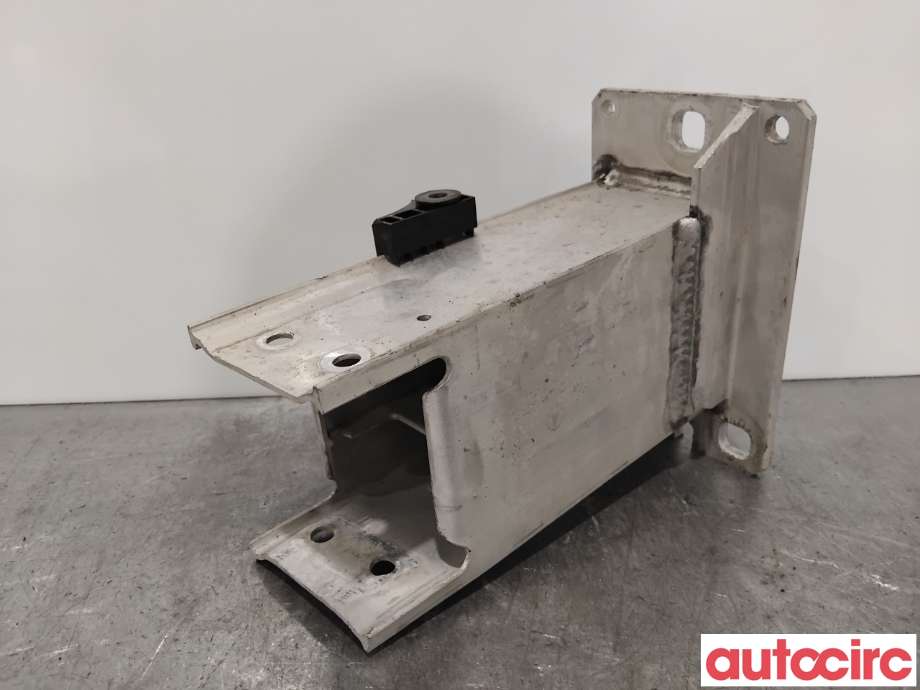 Diverse deler til Audi A4 2007-2014 (Type IV) (B8) (B8) (AUDI|8K0807133D|)