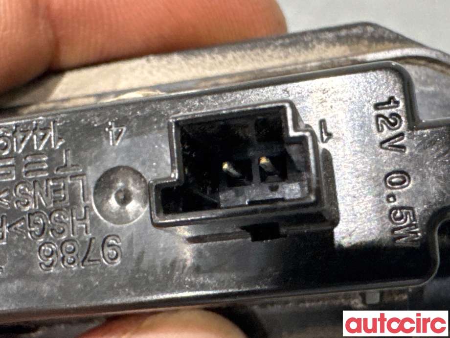 Skiltlys til Tesla Model 3 2018-2023 (Fase 1)  (TESLA|1449730-00-B|)