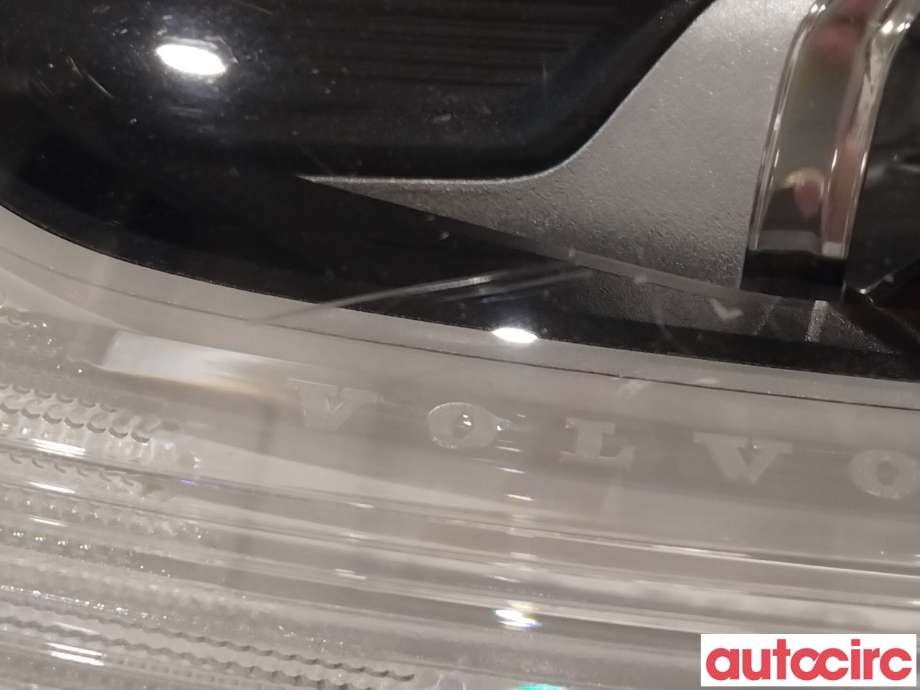 Frontlykt høyre halogen til Volvo V40 2012-2019  (VOLVO|31677027|31677019)
