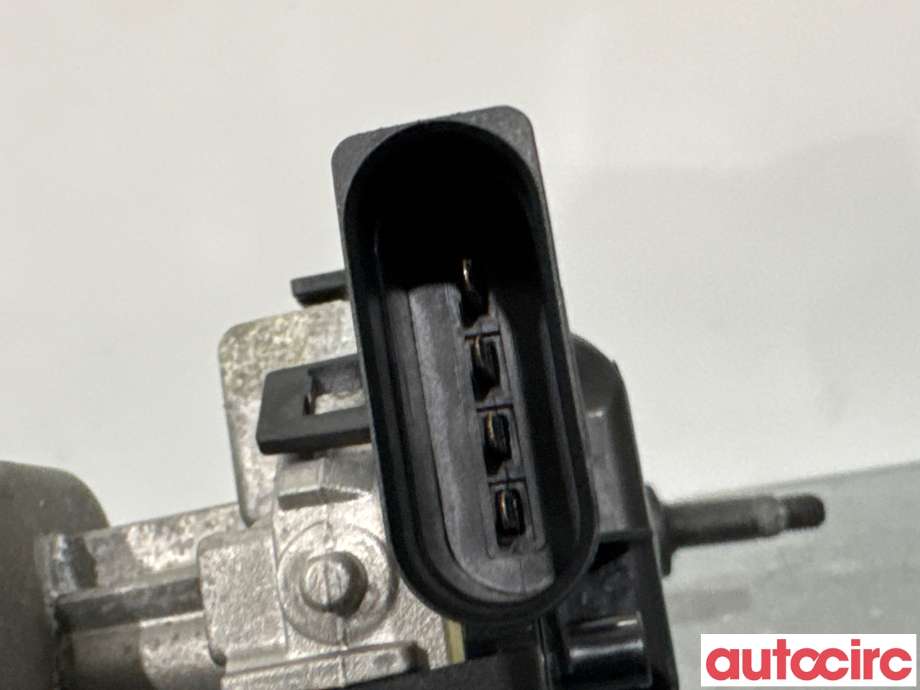 Viskermotor frontrute til Peugeot 208 2012-2019 (Type I)  (PEUGEOT|9815497780|0390241589|)