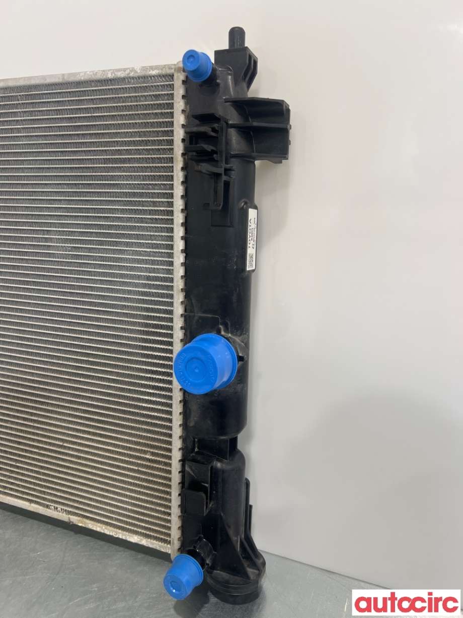 Radiator (automat gir) til Toyota Yaris Cross (SUV) 2021-->>  (TOYOTA|16400K0050||MF422136-7670)