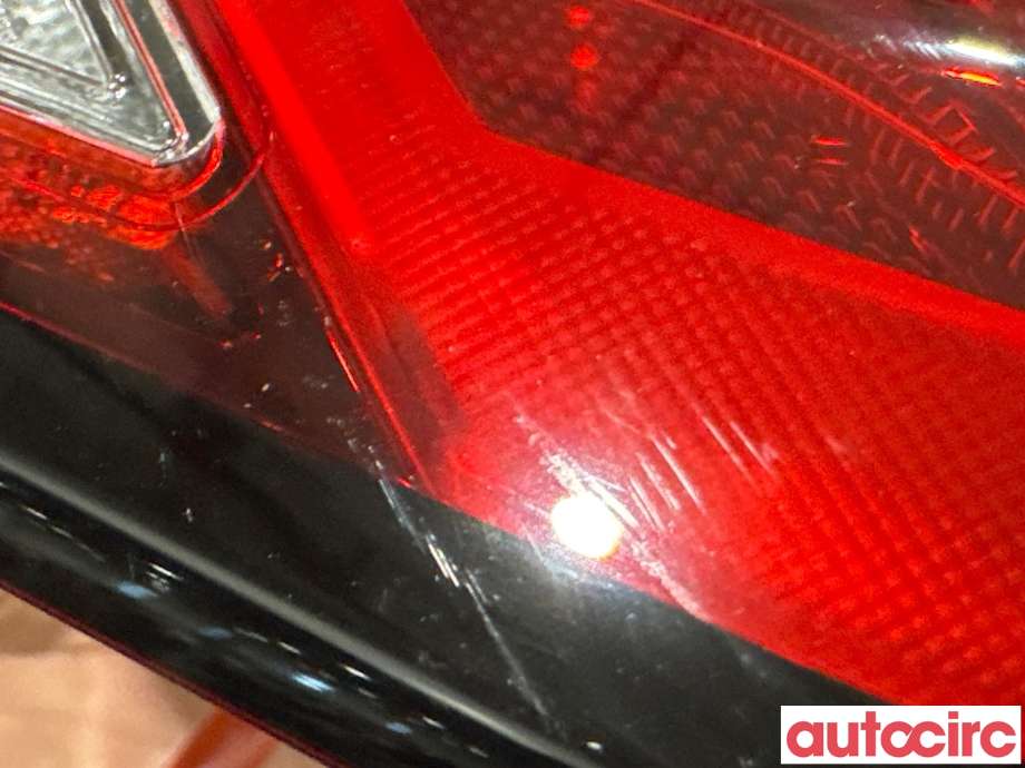 Baklykt venstre indre til Nissan Qashqai 2021-->> (Type III)  (NISSAN|265556UN1A|)