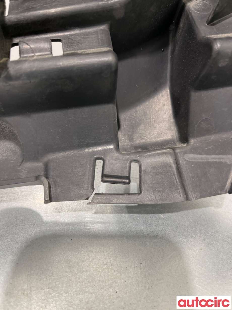 Diverse deler til Ford Focus 2008-2010 (Type II, Fase 2)  (FORD|1520646|8M51-17E778-AE|)